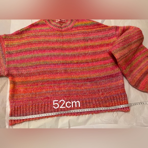 Urban Outfitters pink sweater - Picture 4 of 6